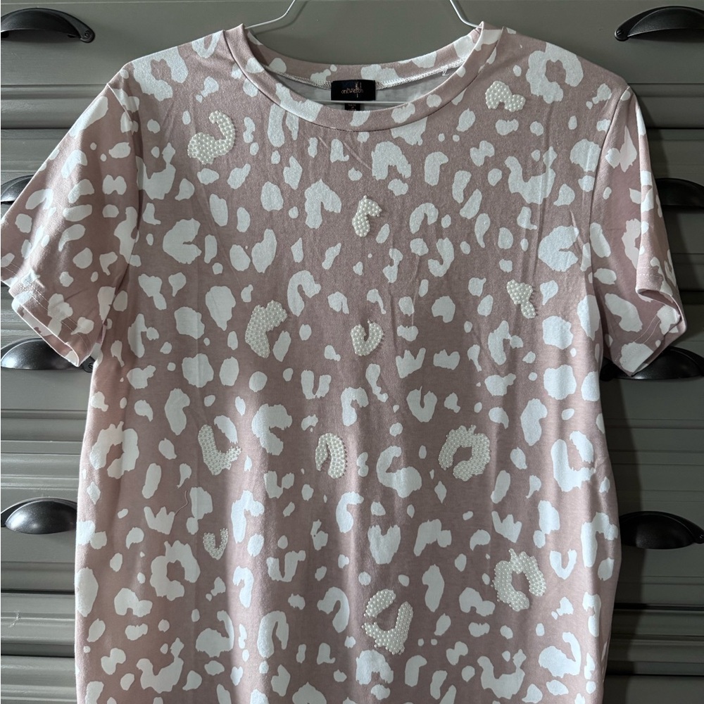 Soft Pink Leopard Print Tee